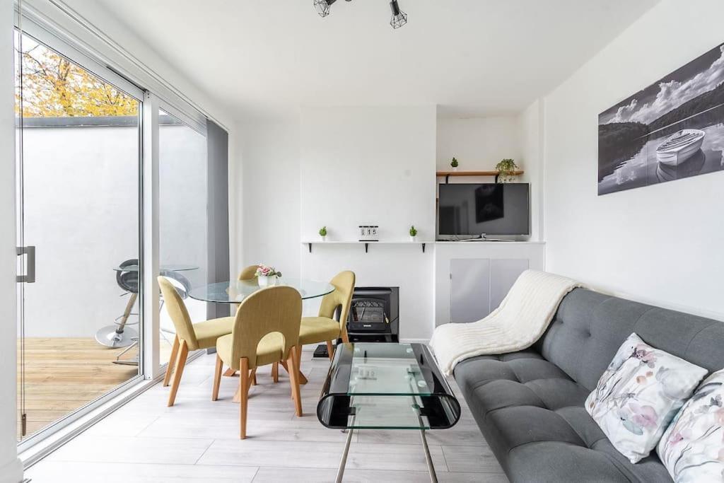 Charming And Cosy 1- Bedroom Flat Wembley Apartment
